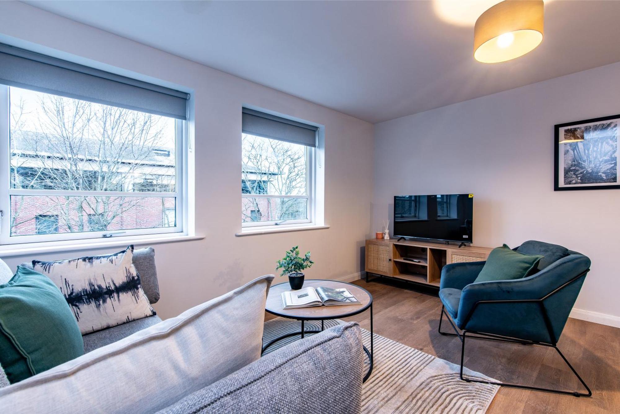 2br With Parking, Close To Centre Apartment *