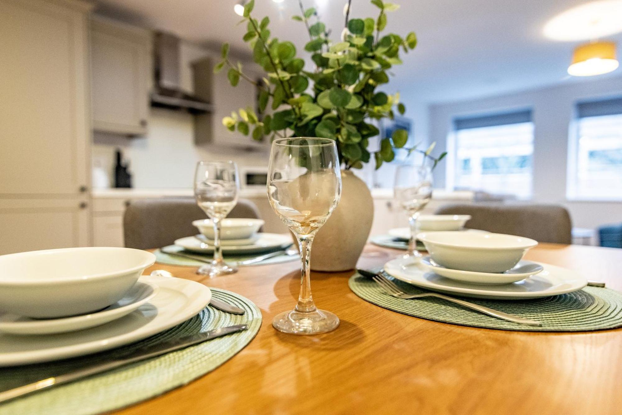 Apartment 2br With Parking, Close To Centre *